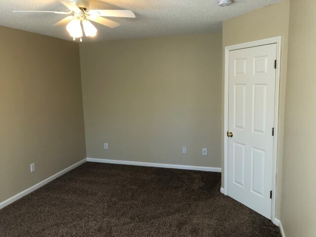 Building Photo - 109 Hidden Farm Ln