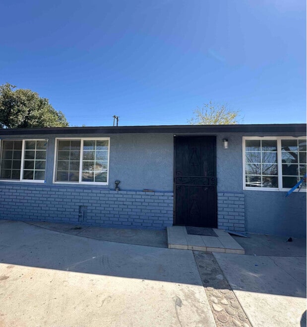 Building Photo - 16639 Yucca Ave