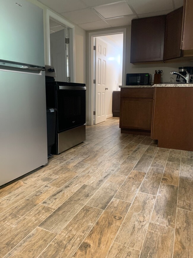 Building Photo - 9 Smith Ave