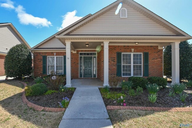 Primary Photo - 260 Old Overton Dr