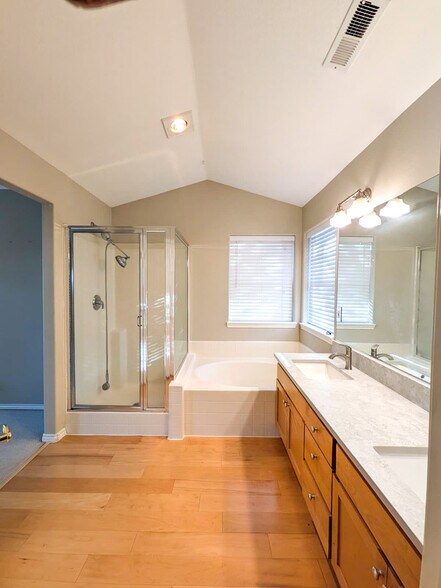 Building Photo - 2407 NE Mocha Way