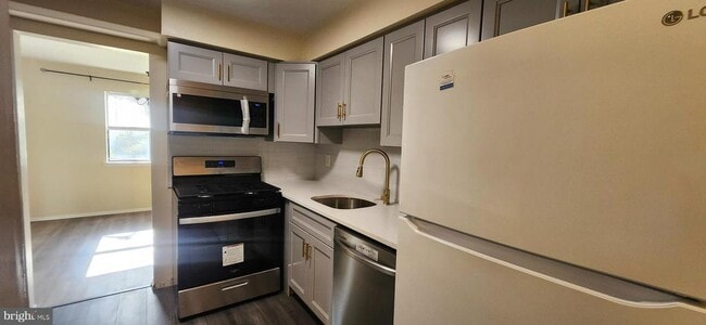 Building Photo - 124 Wood Mill Dr