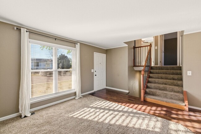 Building Photo - PRICE DROP! 3 Bedroom 2 Bathroom House Wit...