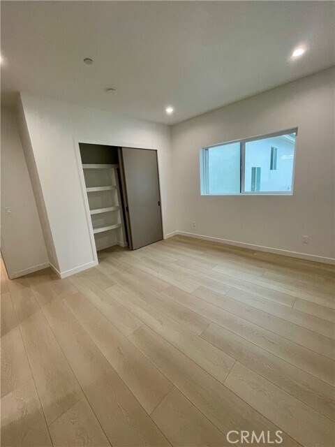 Building Photo - 613 W 41st Pl