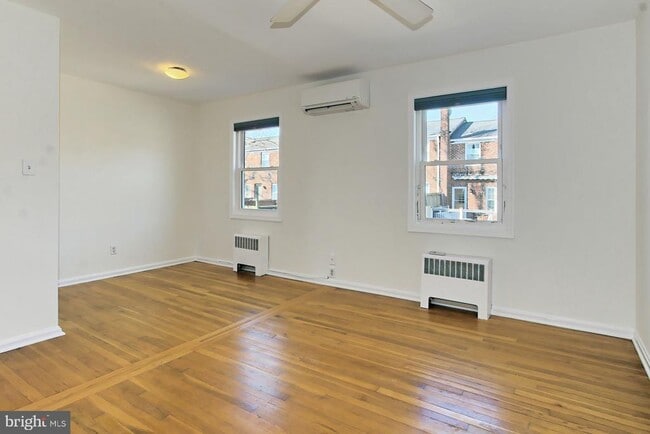 Building Photo - 2942 Landover St