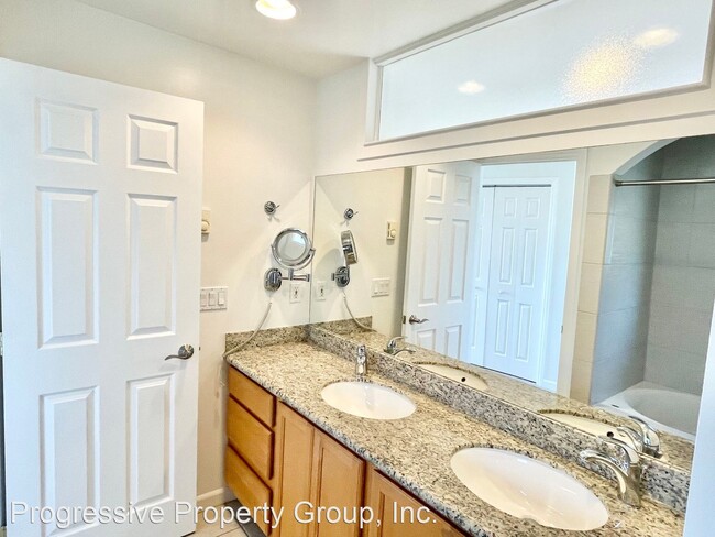 Building Photo - 3 br, 4 bath House - 338 Holladay Avenue