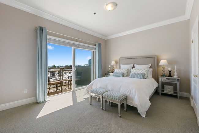 Building Photo - 11840 Dorothy St