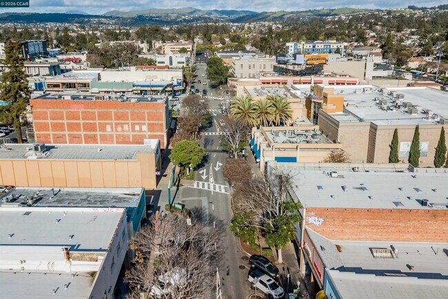 Building Photo - 1315 A St