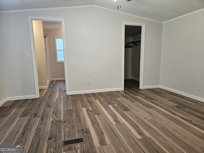 Building Photo - 150 Back St