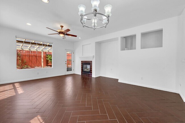 Building Photo - Inviting 3-Bed, 2-Bath Home in Gated Commu...