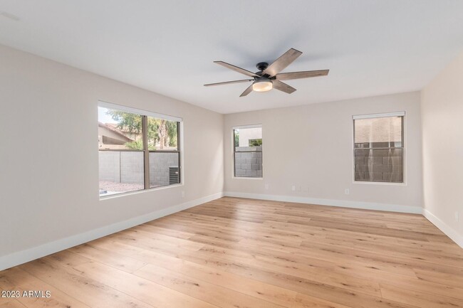 Building Photo - 4 BEDROOM 2.5 BATH 2 STORY LOVELY HOME 2,041 SQ FT SINGLE FAMILY HOME