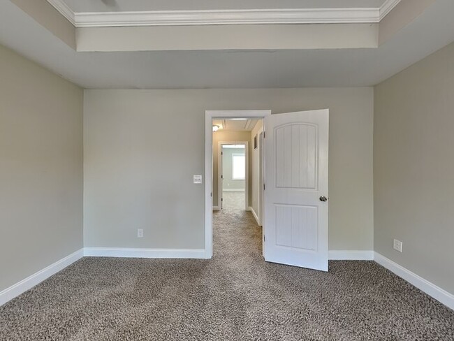 Building Photo - 51 Tall Oak Ct