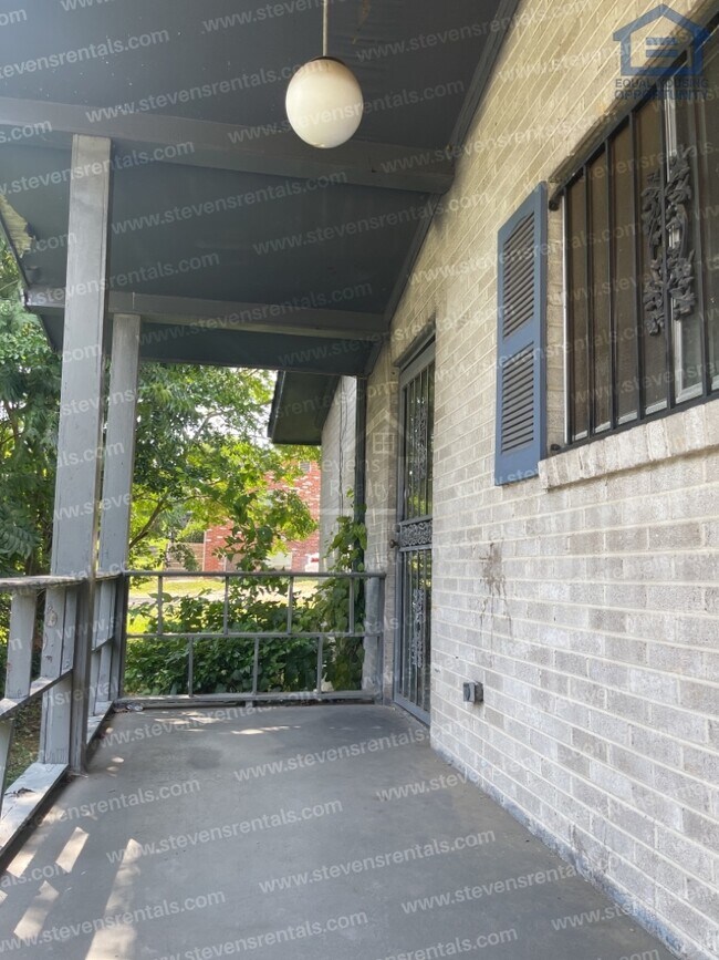 Building Photo - 3615 Ridgeside Rd