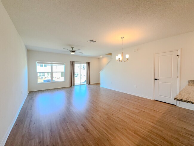 Building Photo - 9419 Westside Hls Dr