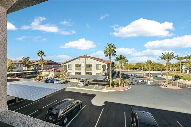 Building Photo - Gorgeous 2 Story Condo in Henderson with S...