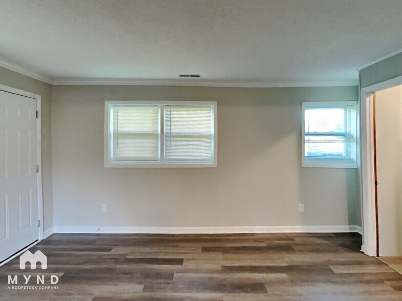 Building Photo - 1835 Mountainbrook Dr