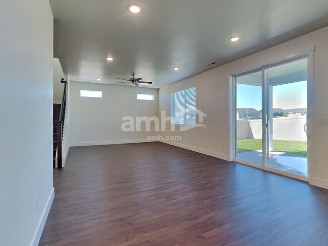 Building Photo - 1405 Alderleaf Ave