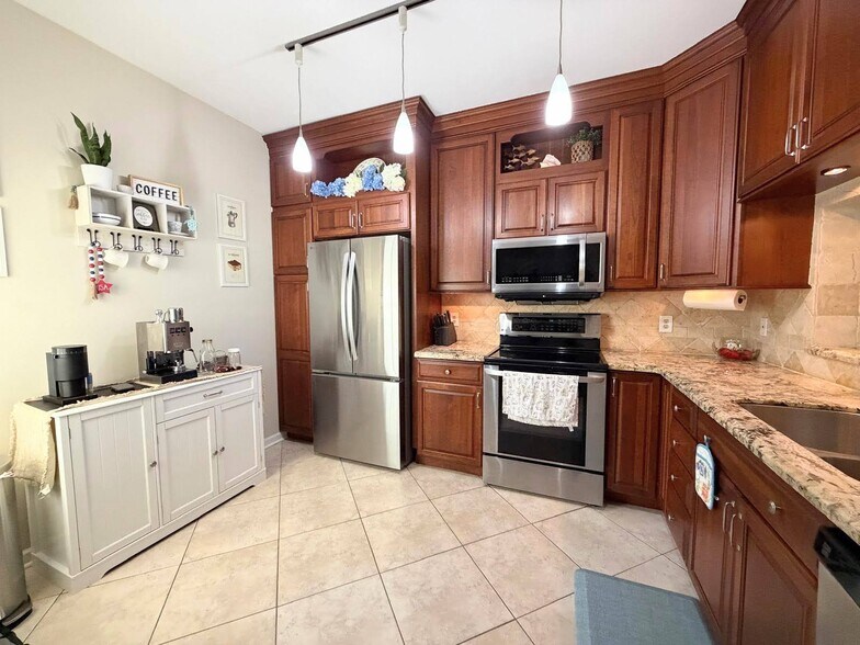 Building Photo - 134 Cypress Point Dr