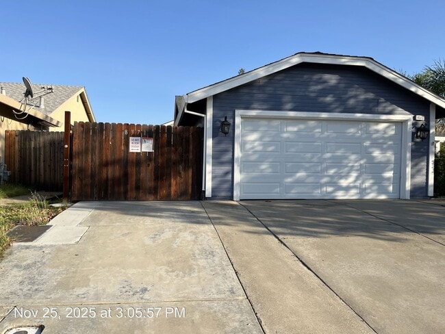 Building Photo - Beautiful Home on Multi-Property Parcel