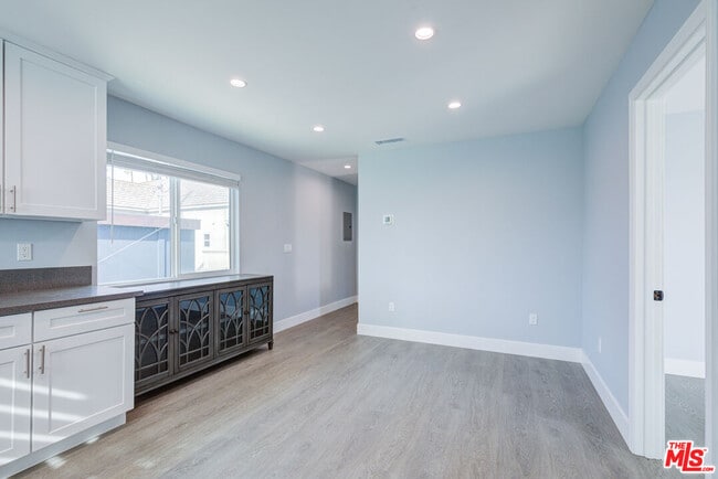 Building Photo - 355 Panama Ave