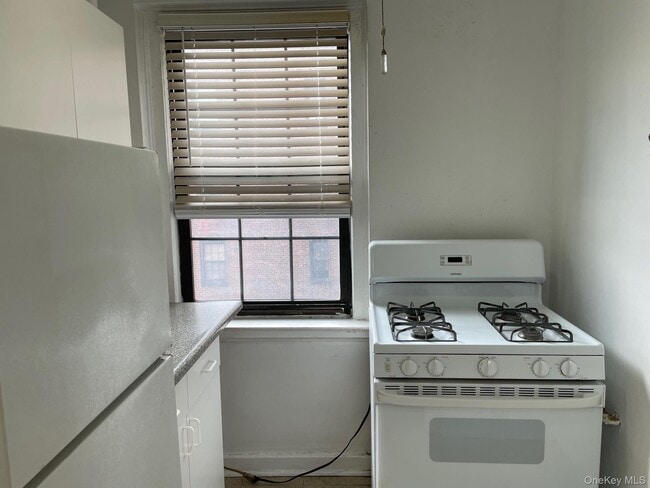 Building Photo - 192 Garth Rd