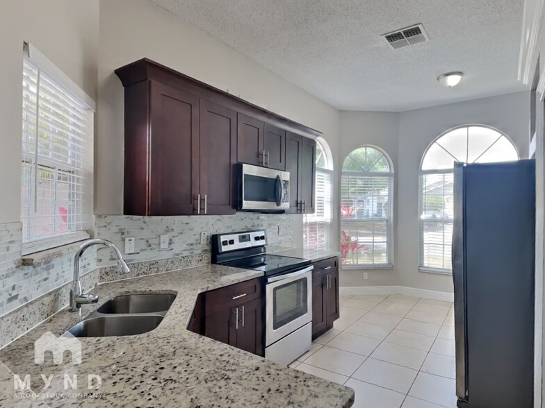 Building Photo - 233 Briar Bay Cir