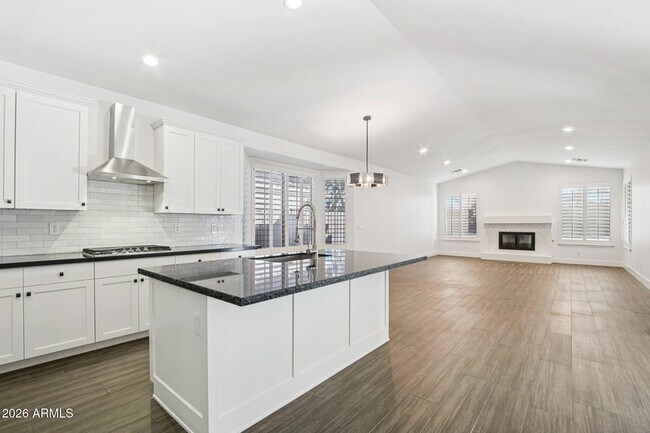 Building Photo - 6991 W Firebird Dr