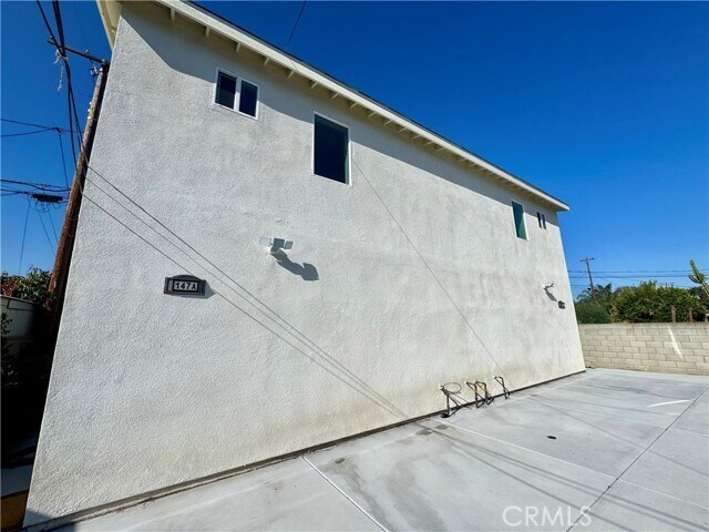 Building Photo - 147 E 59th St