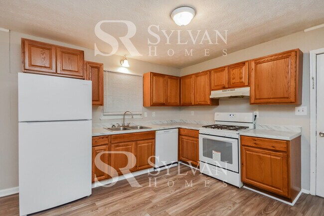 Building Photo - The living is easy in this 3 bedroom, 2 ba...