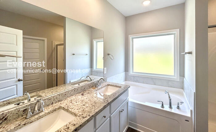 Building Photo - 1207 Trestle Dr