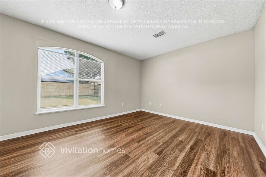 Building Photo - 4502 Stable Dr