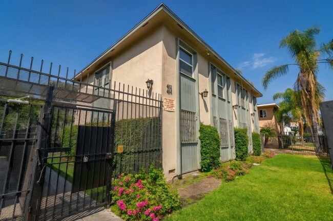 Building Photo - 4114 Palmwood Dr