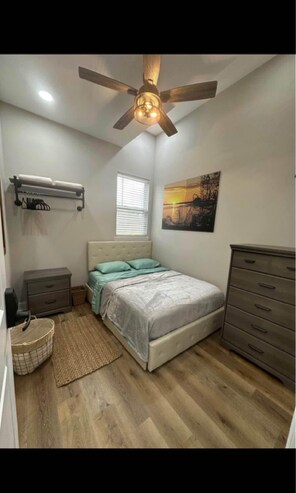 Building Photo - 1211 St Stephens Church Rd