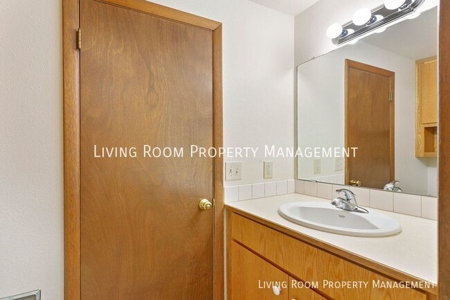 Building Photo - 9809 SW 49th Ave