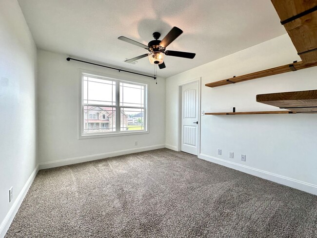Building Photo - 1040 Harrison Way