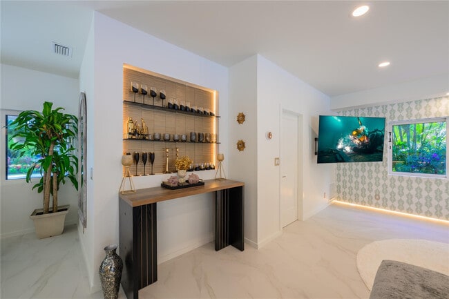 Building Photo - 3615 Sherwood Blvd