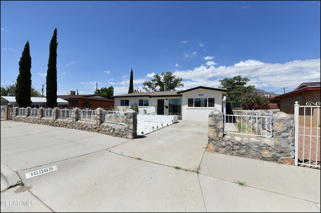 Building Photo - 10069 Keystone Ln