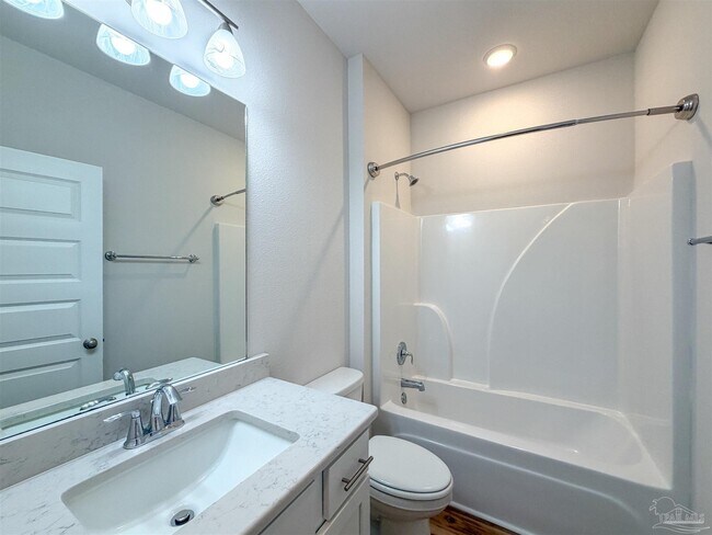 Building Photo - 220 Camellia Dr