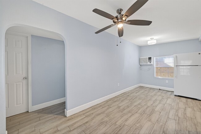 Building Photo - 7454 Navidad Rd