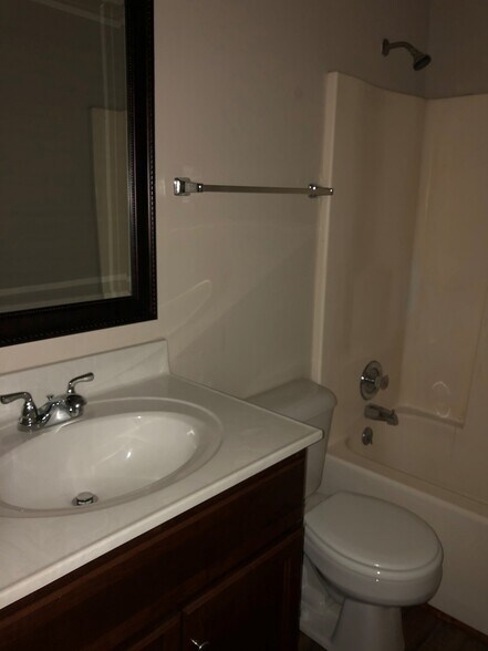 Building Photo - 509 Pepperhill Ct