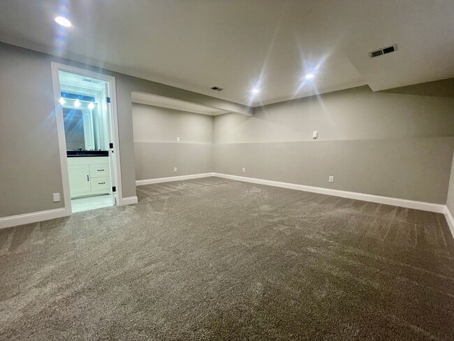 Building Photo - 4509 Parkway Dr