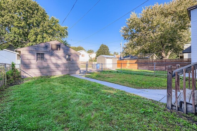 Building Photo - 2630 14th Ave S