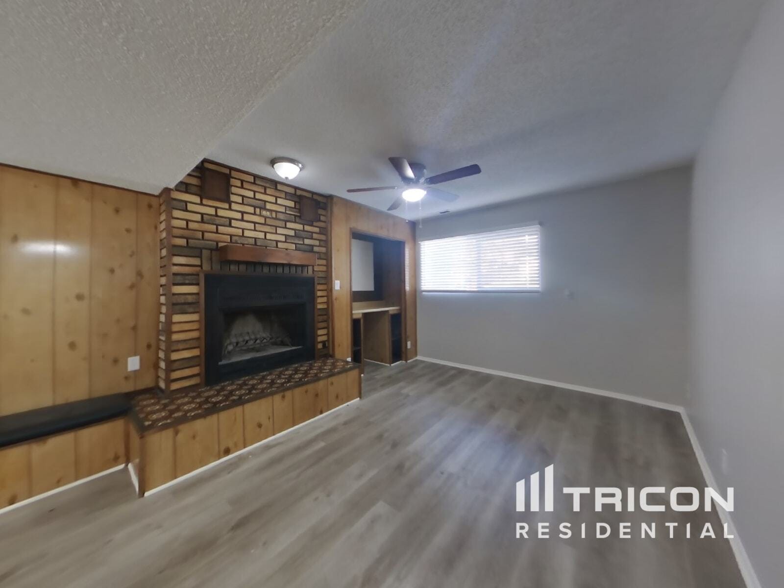 Building Photo - 1725 Hiawatha Dr NE