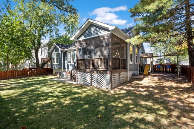 Building Photo - 426 Bogey Ln