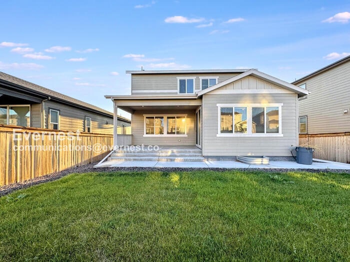 Building Photo - 10855 Hayloft St