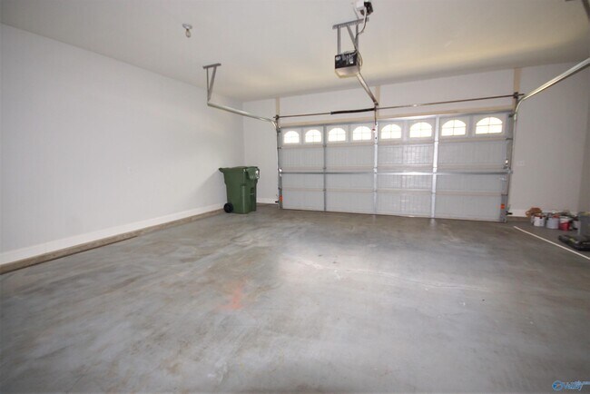 Building Photo - 109 Wolf Creek Trail SW