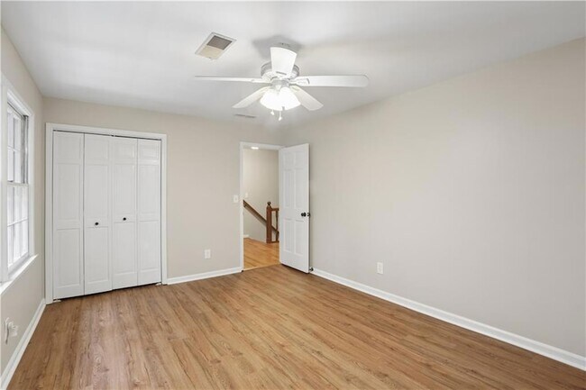 Building Photo - 2063 Six Branches Dr