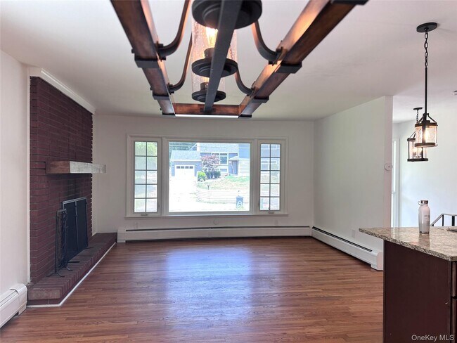 Building Photo - 171 Roosevelt Rd