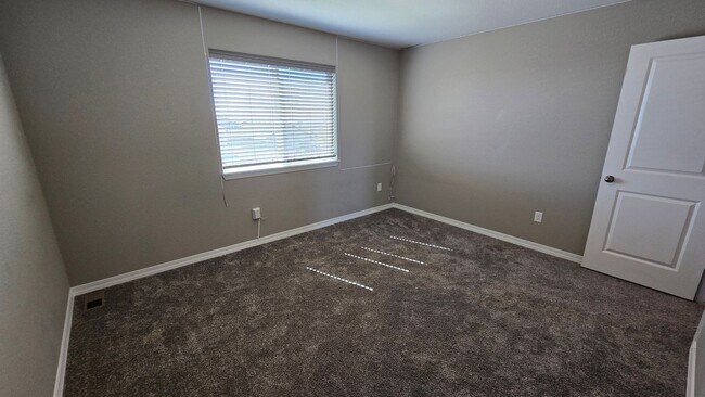 Building Photo - 11101 Willmore Dr