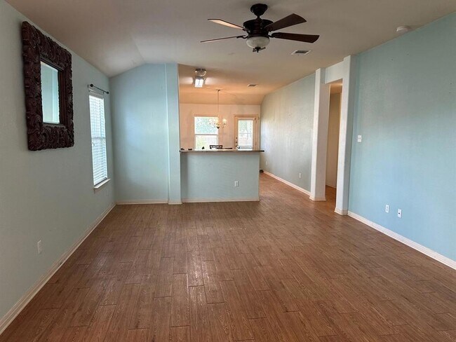 Building Photo - 218 Wildcat Dr